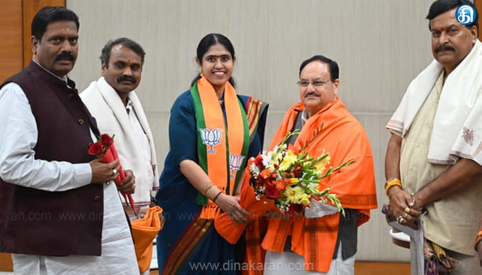 விஜயதரணி – – காங்கிரசில் இருந்து விலகி பா.ஜ.க.வில் சேர்ந்தார்.